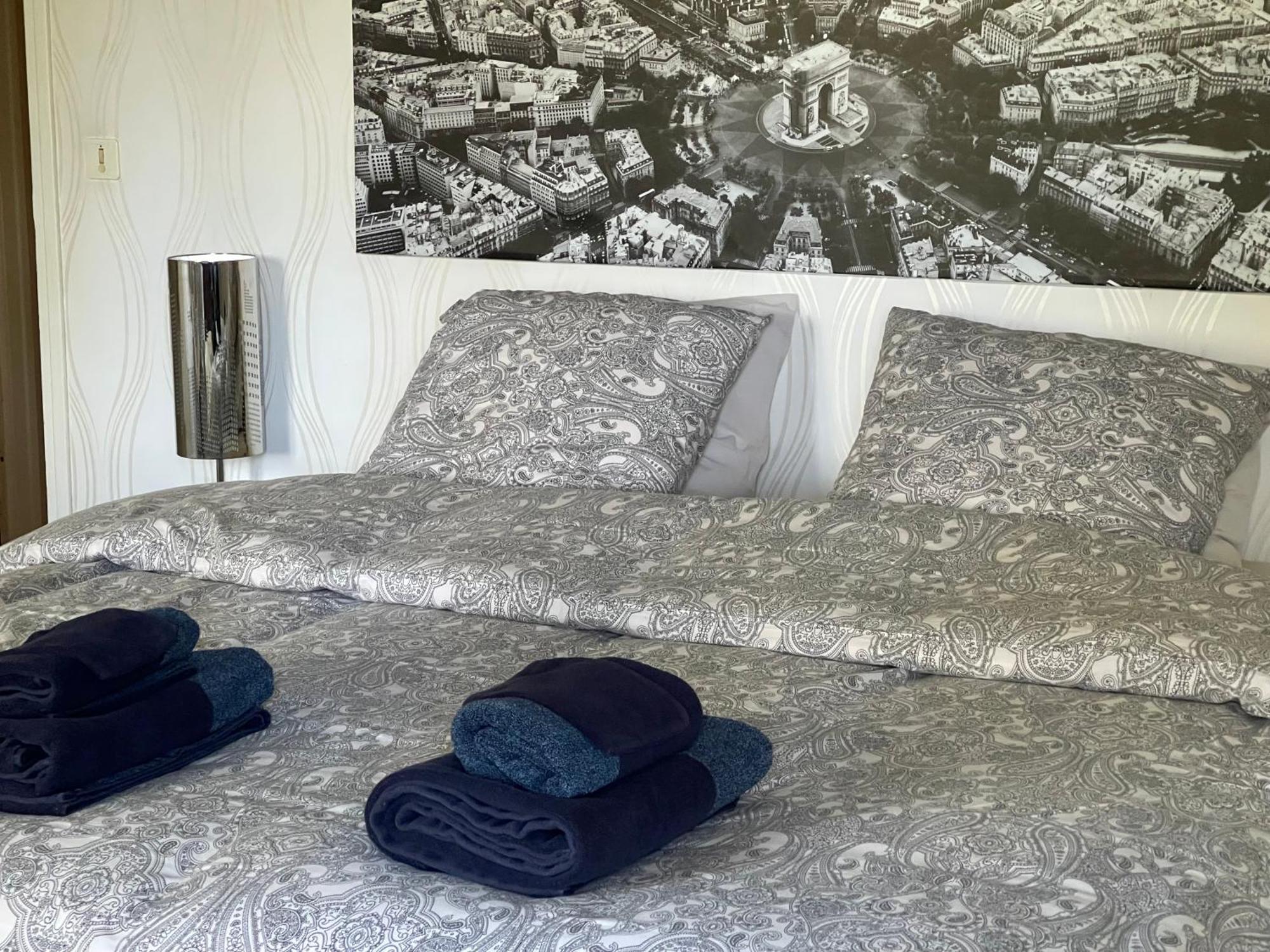 La Belle Chaumiere Bed & Breakfast Bretagne-de-Marsan Ngoại thất bức ảnh
