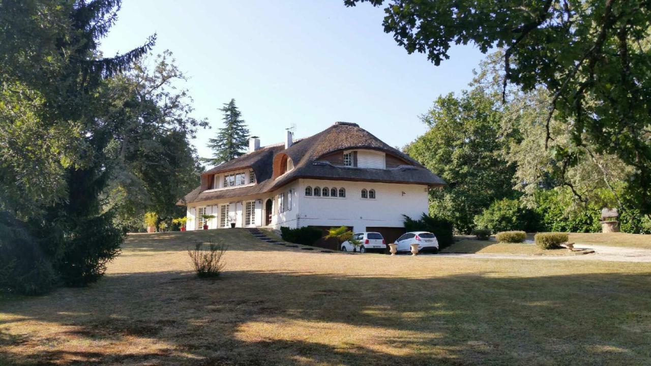 La Belle Chaumiere Bed & Breakfast Bretagne-de-Marsan Ngoại thất bức ảnh